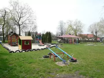 Zdjęcie: plac zabaw przy przedszkolu Pawonków